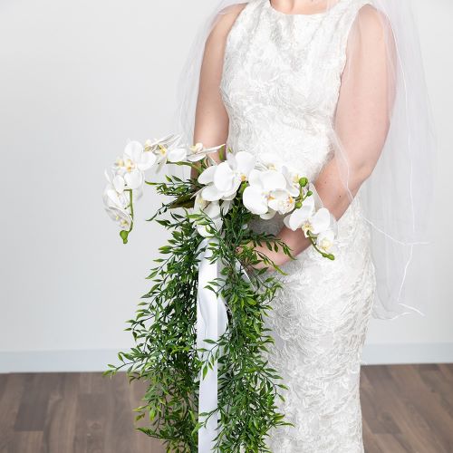 by_bouquet-orchid-smilax-dfs